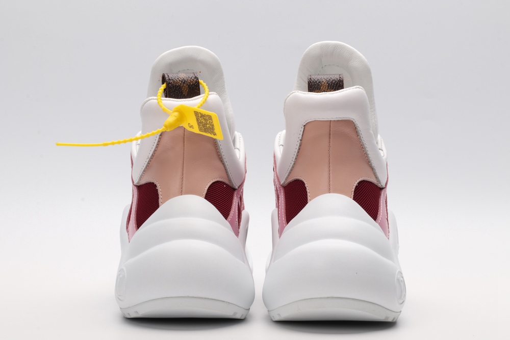 L*V SNEAKER